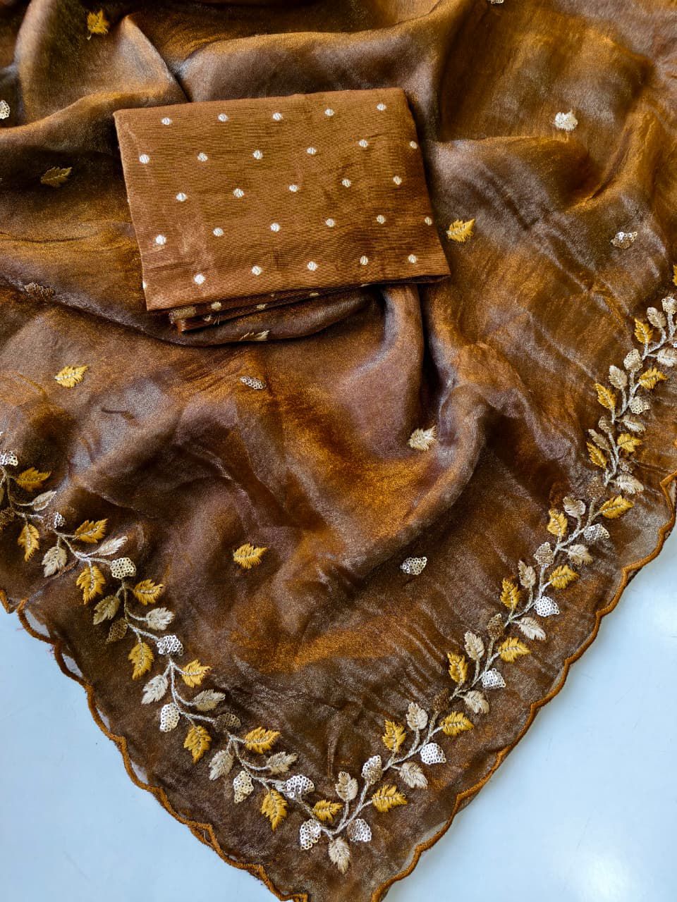 Elegant Dark Pure Crush Chiffon Saree with Leaf Pattern & Cutwork Border