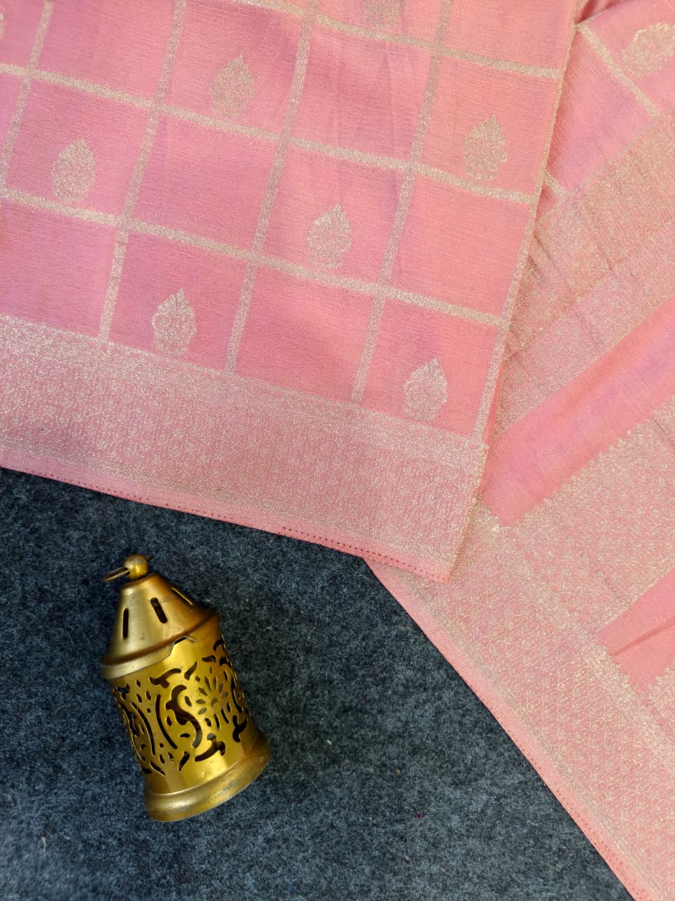 Pure Mysore Viscose Crepe Saree with Dual-Tone PBP Design & Zari Woven Pallu